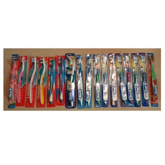 Lot of 17 Toothbrushes - Colgate and Oral-B - including Little Mermaid - Picture 1 of 3